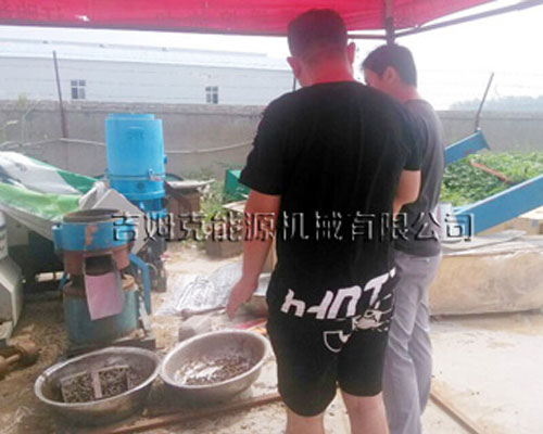 江西客戶牽手吉（jí）姆克200型鵝飼料（liào）顆粒機案例